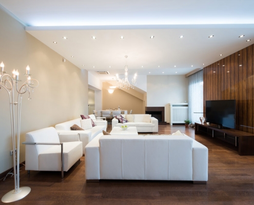 Luxus Wohnzimmer mit Spanndecke und Beleuchtung