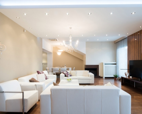 Luxus Wohnzimmer mit Spanndecke und Beleuchtung
