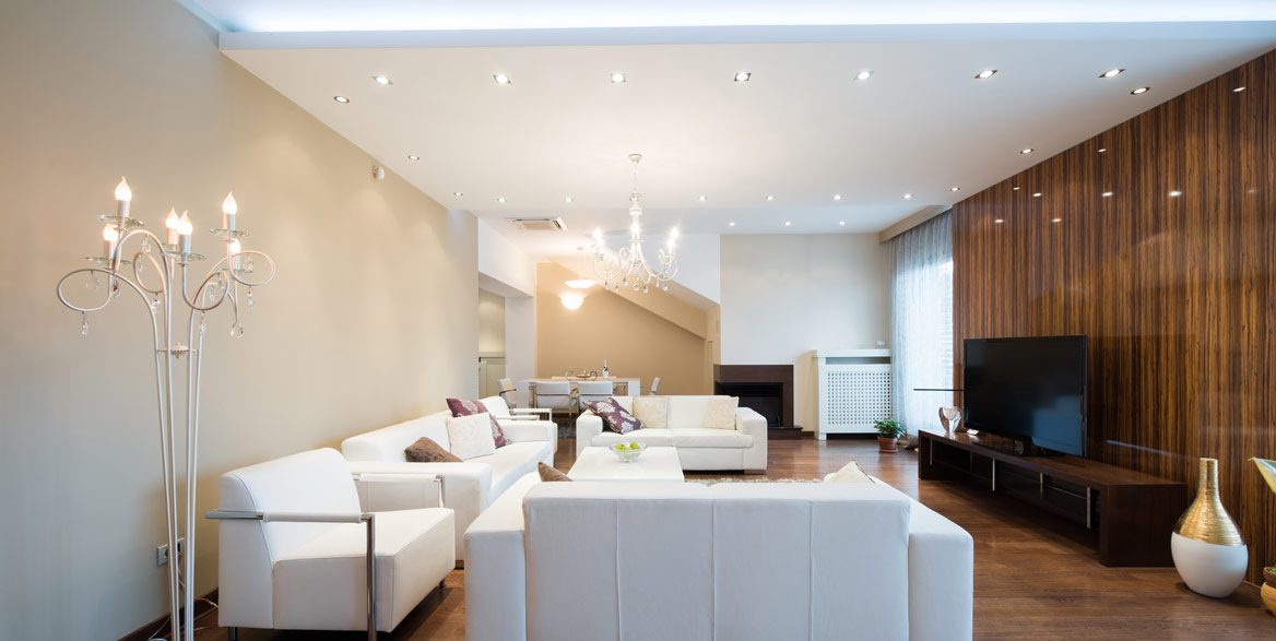 Luxus Wohnzimmer mit Spanndecke und Beleuchtung